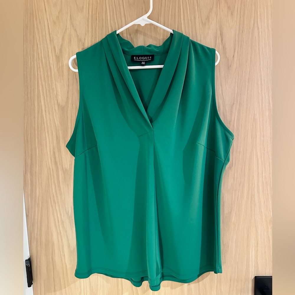 Eloquii Kelly green v-neck shell - EUC
